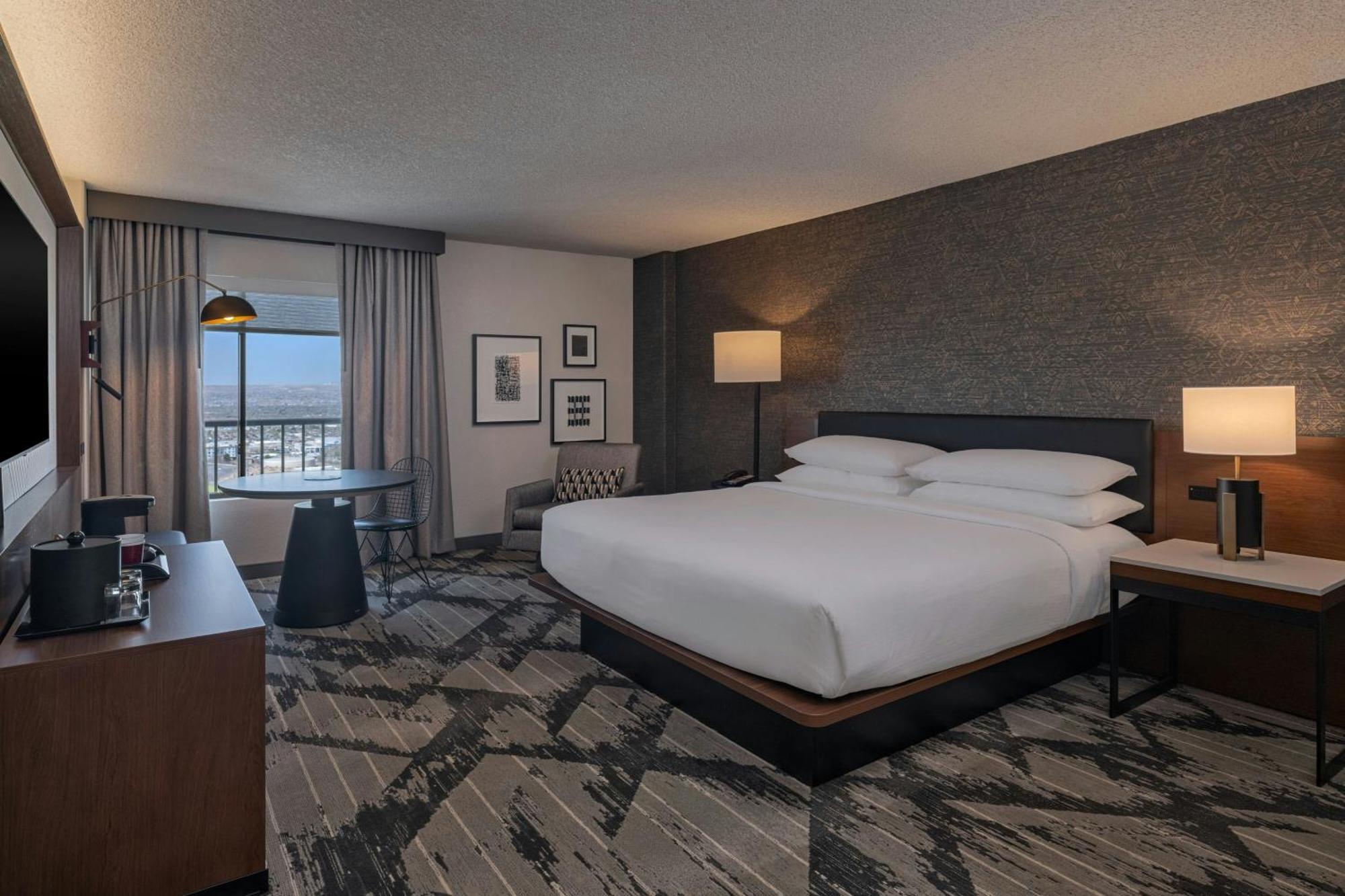 Sheraton Albuquerque Airport Hotel Bagian luar foto