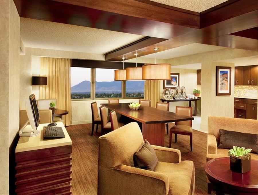 Sheraton Albuquerque Airport Hotel Bagian luar foto